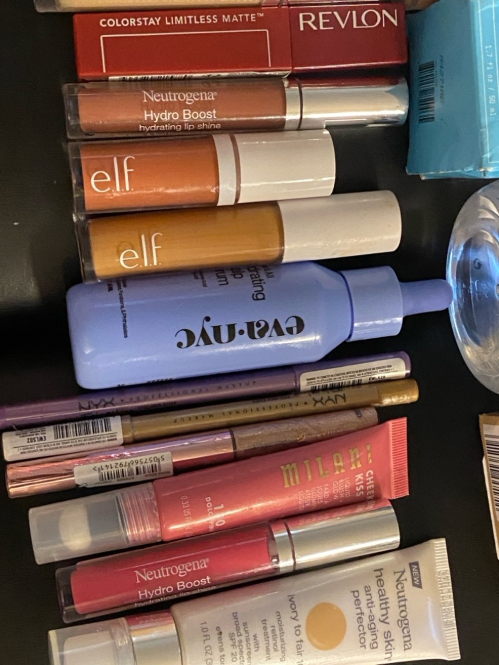 Neutrogena Assorted Beauty Bundle - Blue, Pink, Purple - Picture 3 of 3